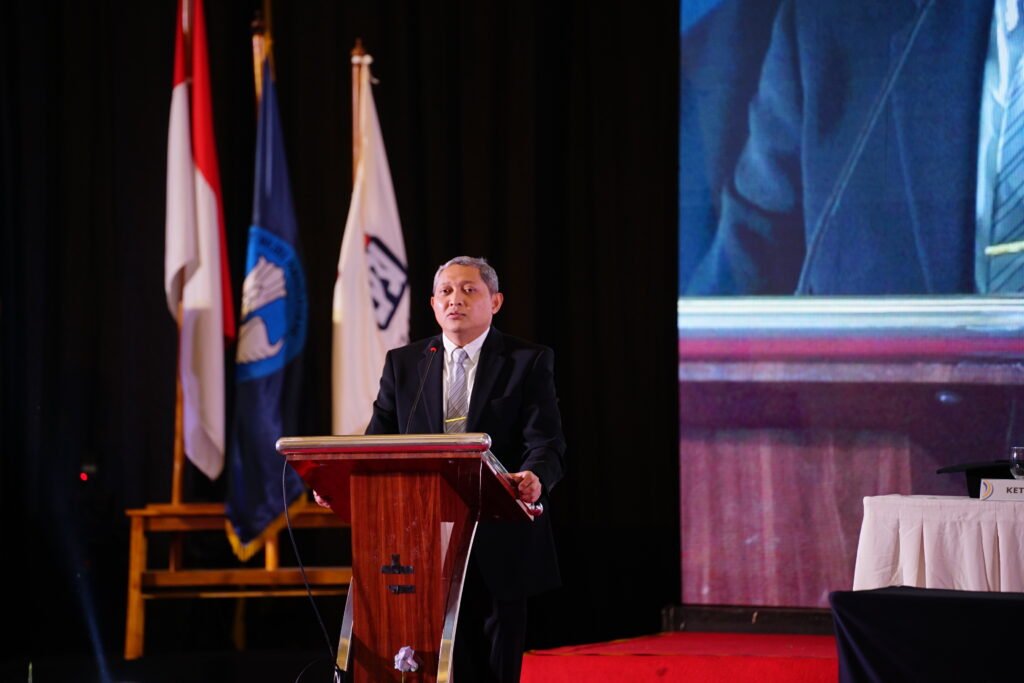 Wisuda XXII Politeknik LP3I Hadirkan Kepala LLDIKTI IV